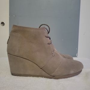 Tom's, 7, light brown